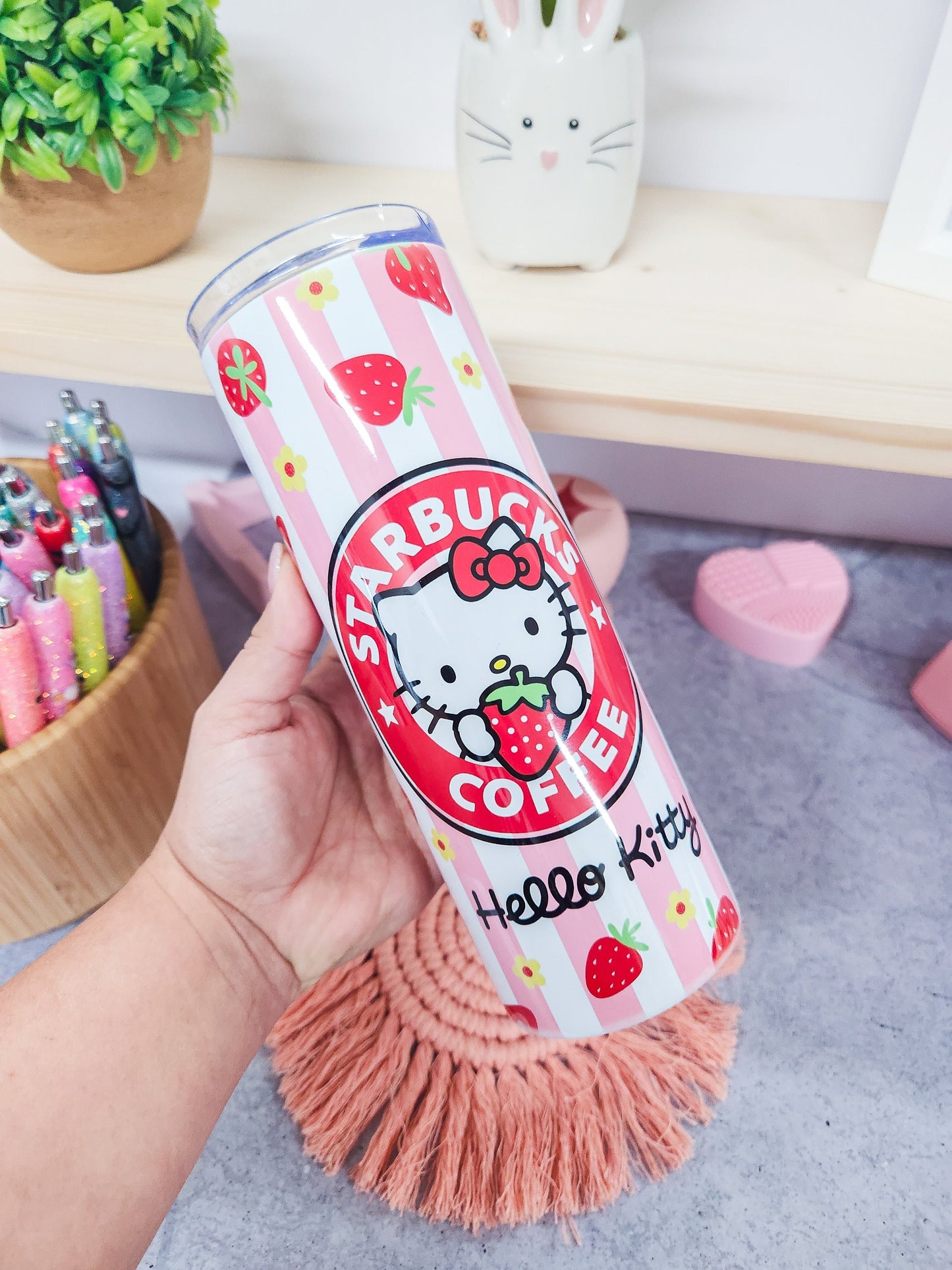 Hello Kitty Tumbler 20oz with Straw2